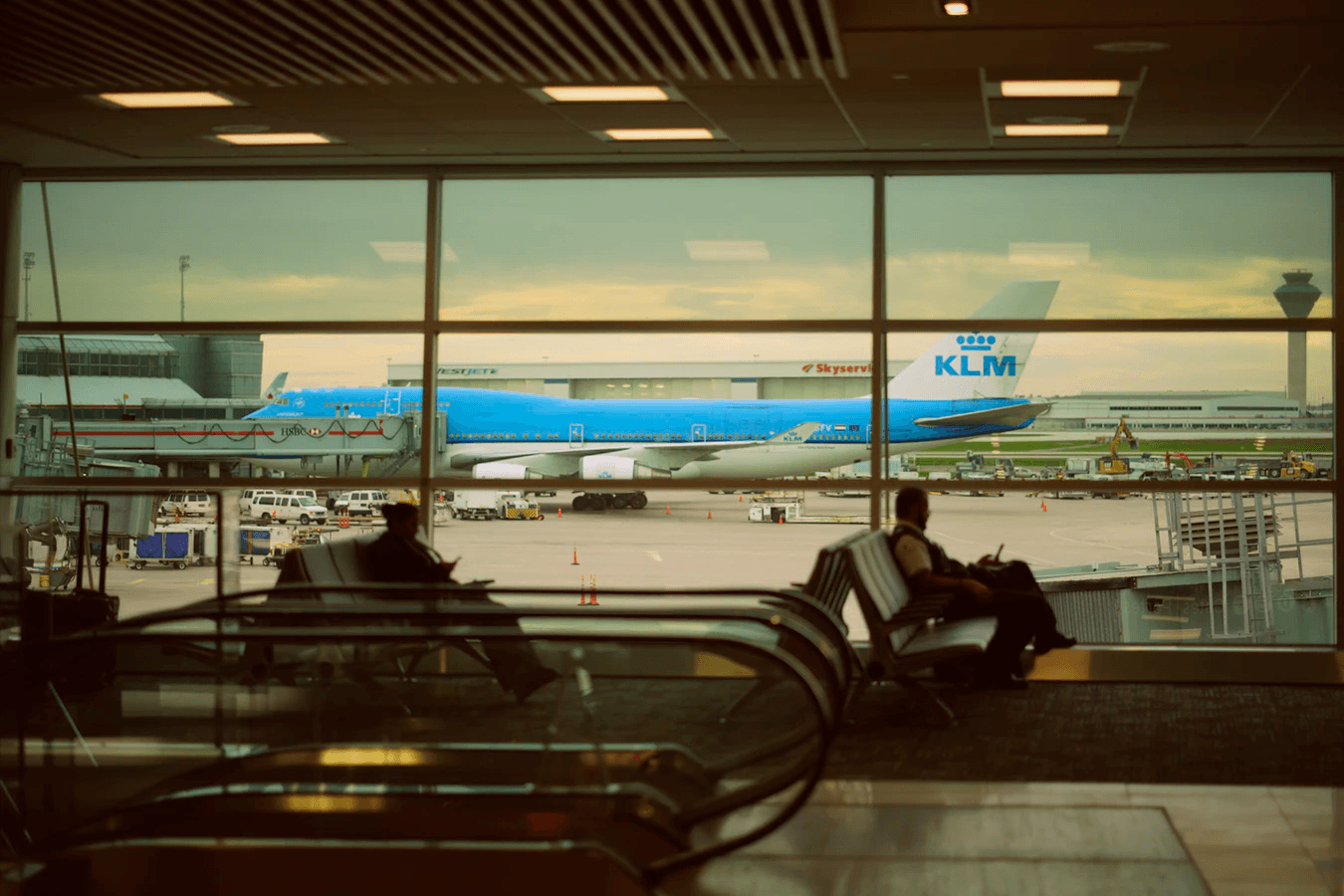 Heathrow Meet & Greet Parking | All Terminals. Maple Parking.